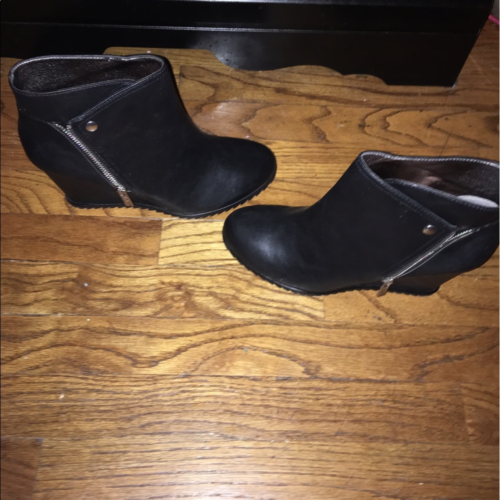 Kenneth Cole wedges