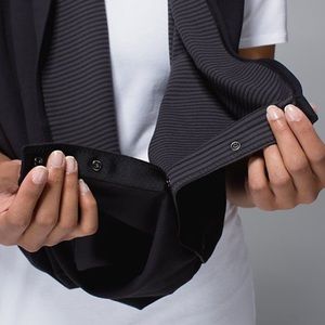 Lululemon brand new infinity scarf