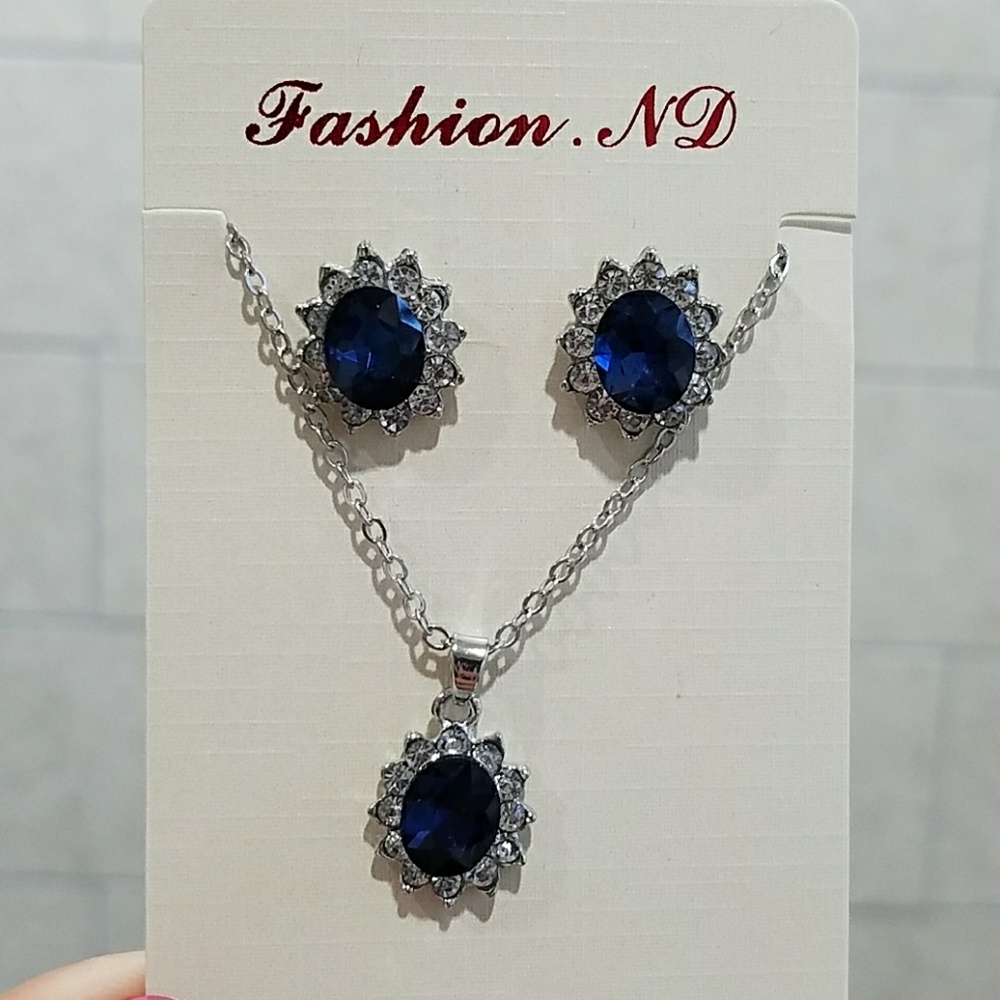 Earrings and necklace set