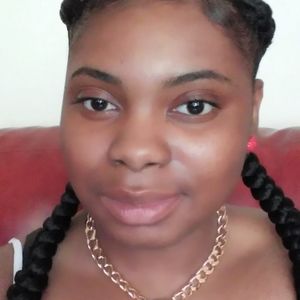 Meet your Posher, Alecha