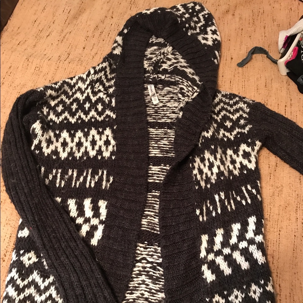 Grey & Cream cardigan