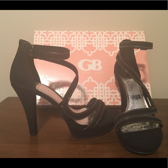 Cute black heels! - Picture 3 of 6