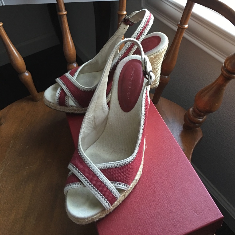 Banana Republic, 7.5.  4" heels.  Made in Brazil.