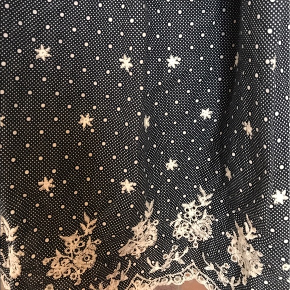 Embroidered Strapless Sundress - Picture 3 of 4