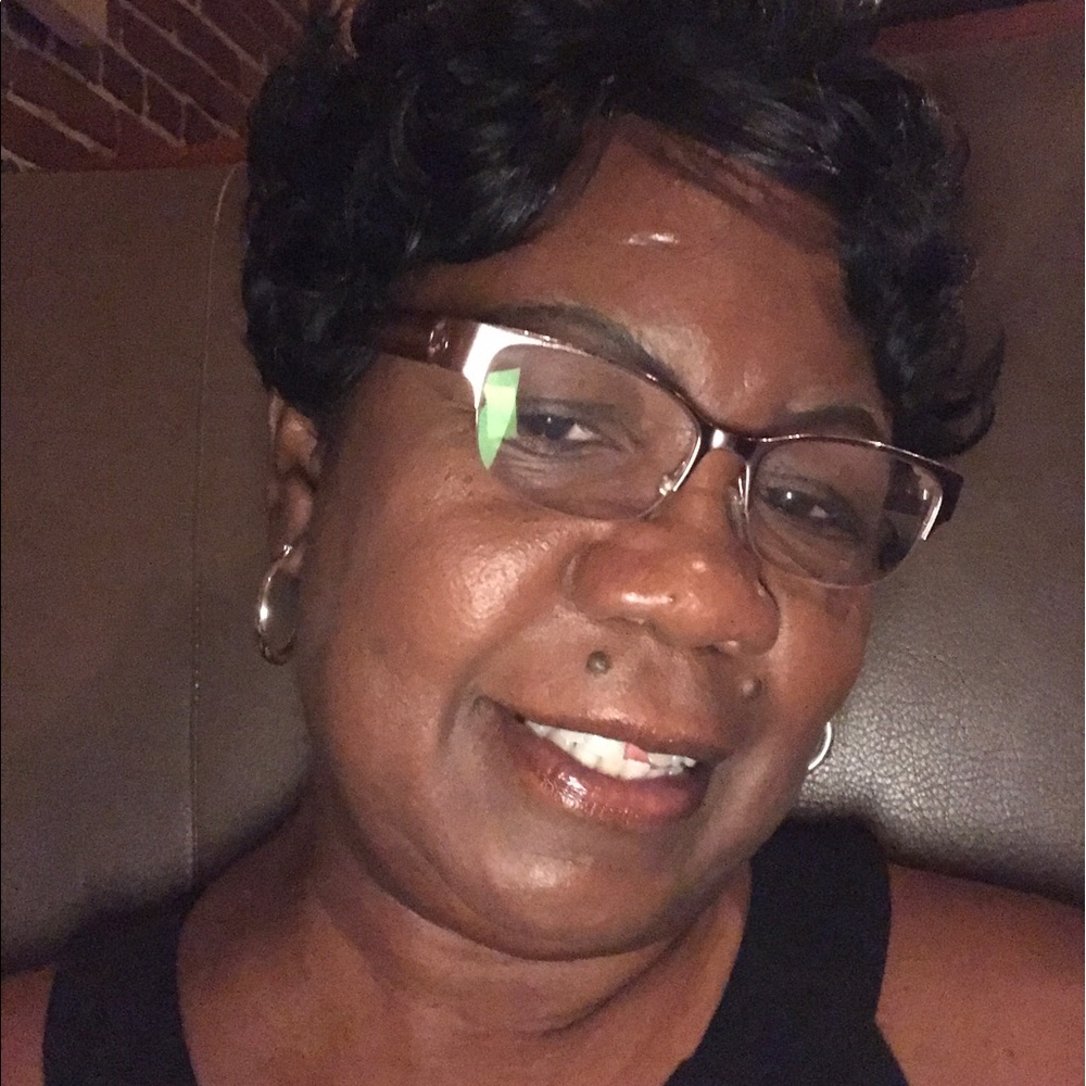 Meet your Posher, Renee