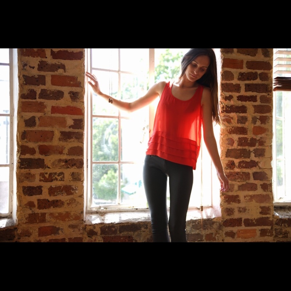 BRiGHT RED DRESS TOP