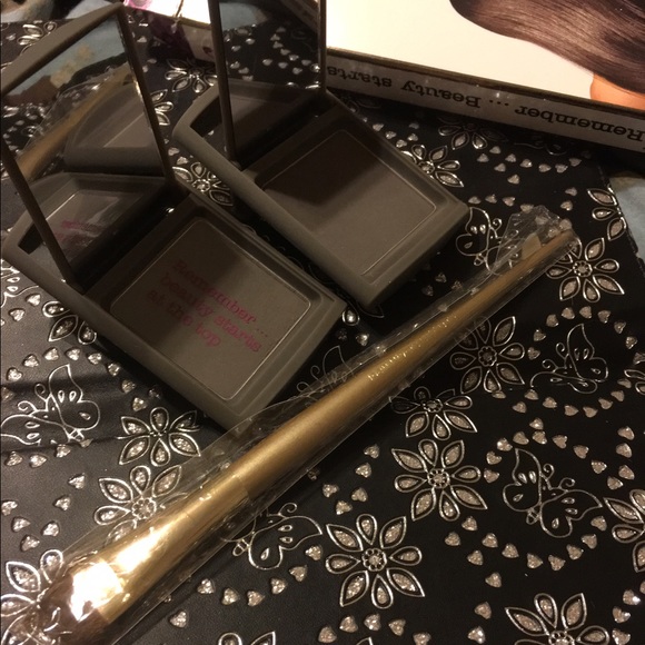 Joan Rivers Makeup Joan Rivers Great Hair Day A Fillin Powder