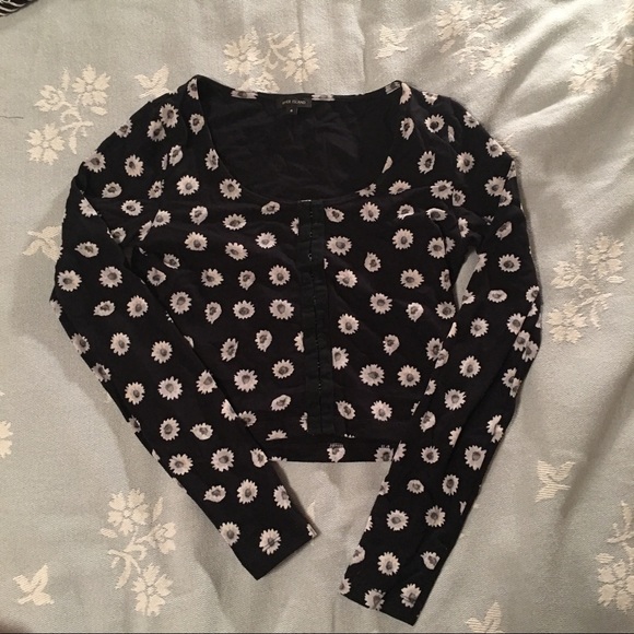 River Island Tops - River Island Floral Crop Top River Island Tops - River Island Floral Crop Top