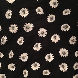 River Island Tops - River Island Floral Crop Top River Island Tops - River Island Floral Crop Top