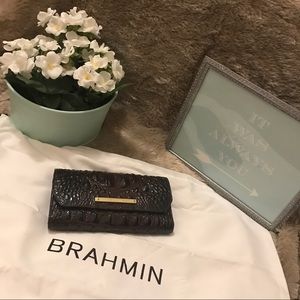 Brahmin wallet