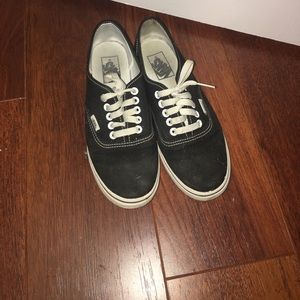 Vans women shoe! Size 8 in women's.