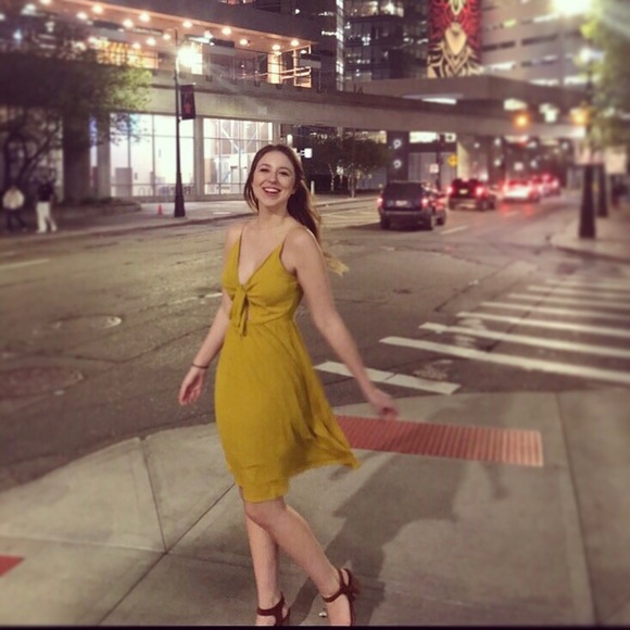 Meet Your Posher! - Picture 2 of 3