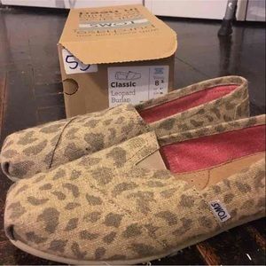 Leopard print canvas TOMS