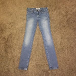 Size 0S w24 L27 Hollister jeans