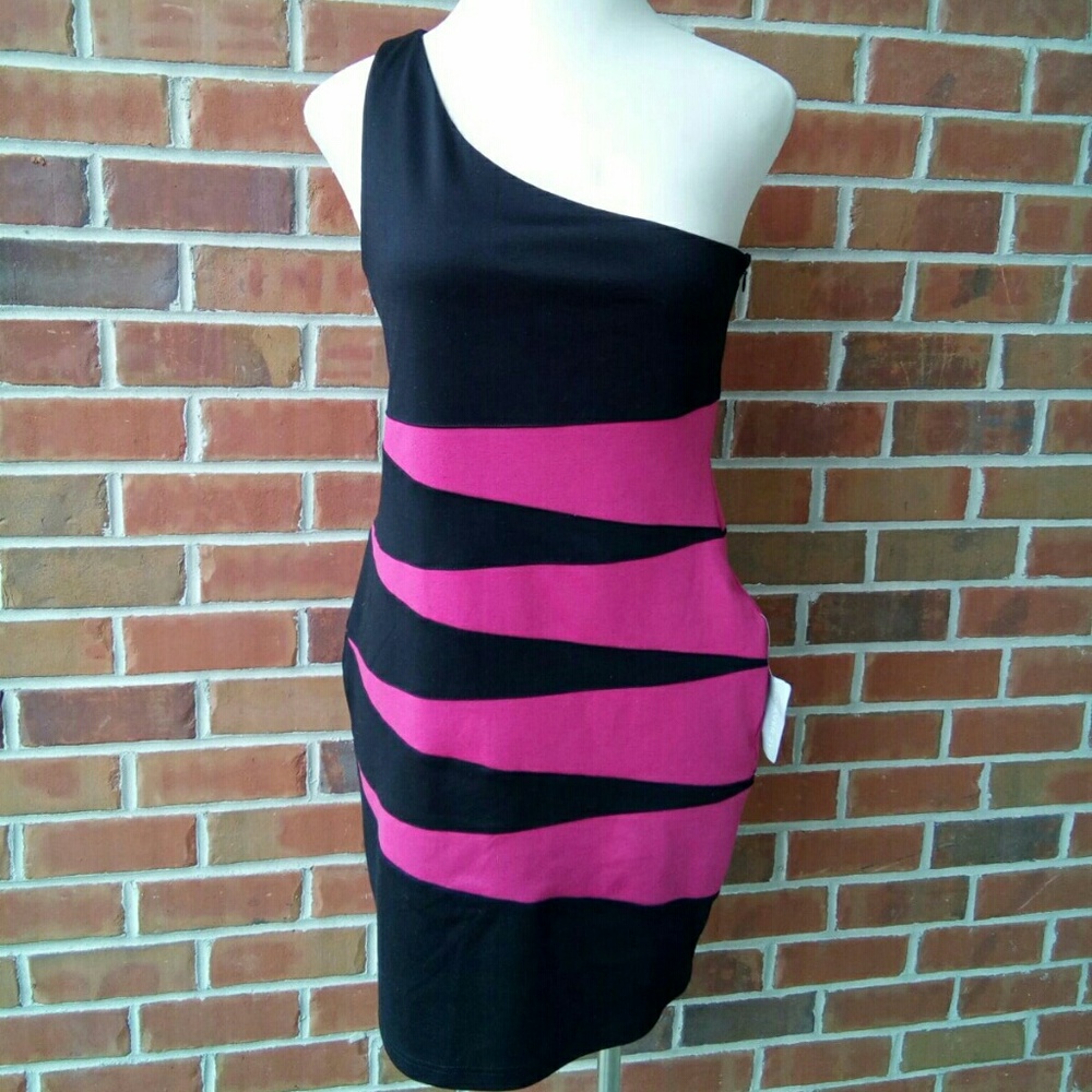 One shoulder dress
