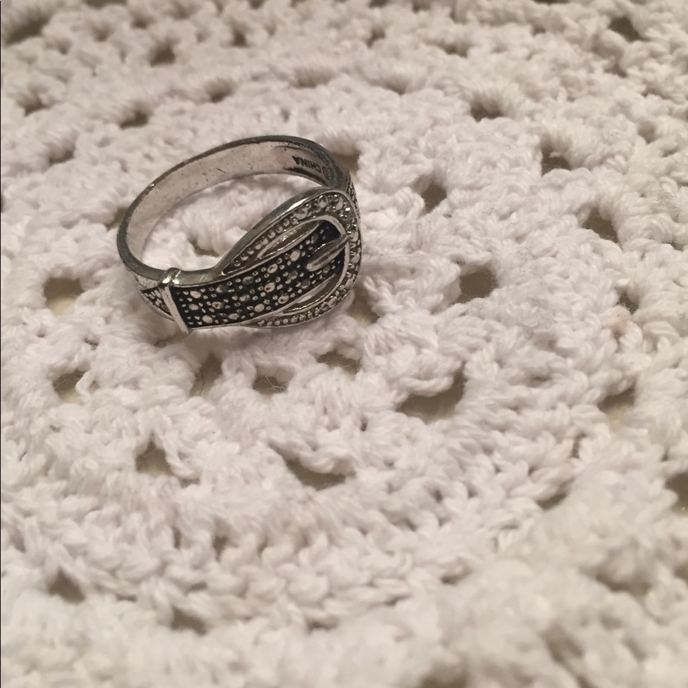 Buckle Ring