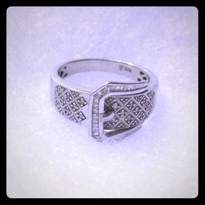 🍇SALE SS BUCKLE Ring w/ Diamond Accent, 7