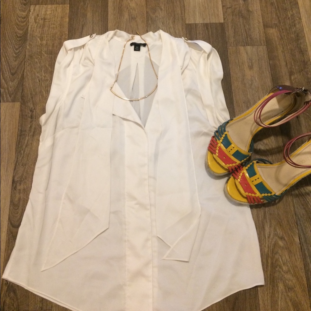 Gorgeous Ann Taylor Top