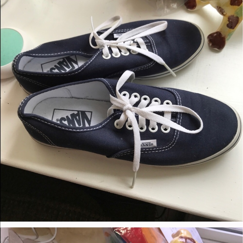 NWT NAVY BLUE VANS