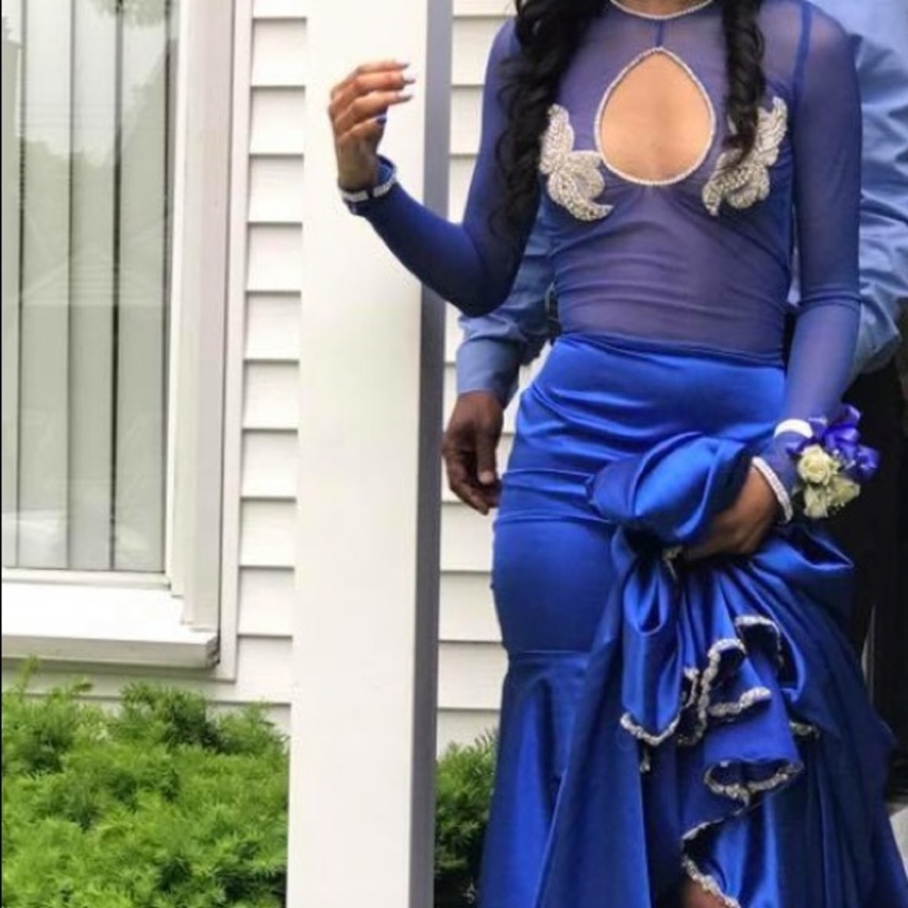 Beautiful Prom Dreas😍 - Picture 2 of 2