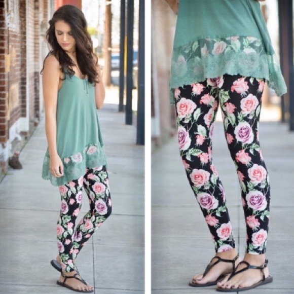 HP! Buttery soft Garden Rose leggings - Picture 5 of 7