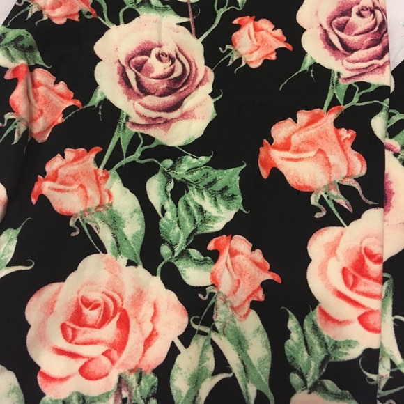 HP! Buttery soft Garden Rose leggings - Picture 7 of 7