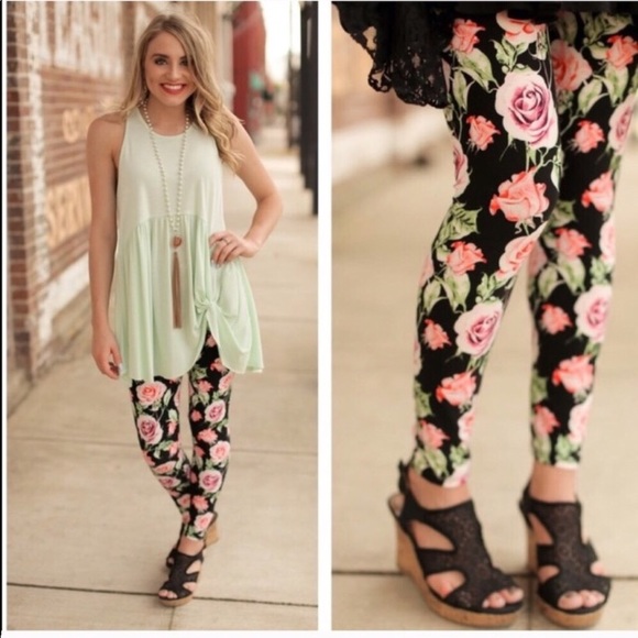 HP! Buttery soft Garden Rose leggings - Picture 3 of 7