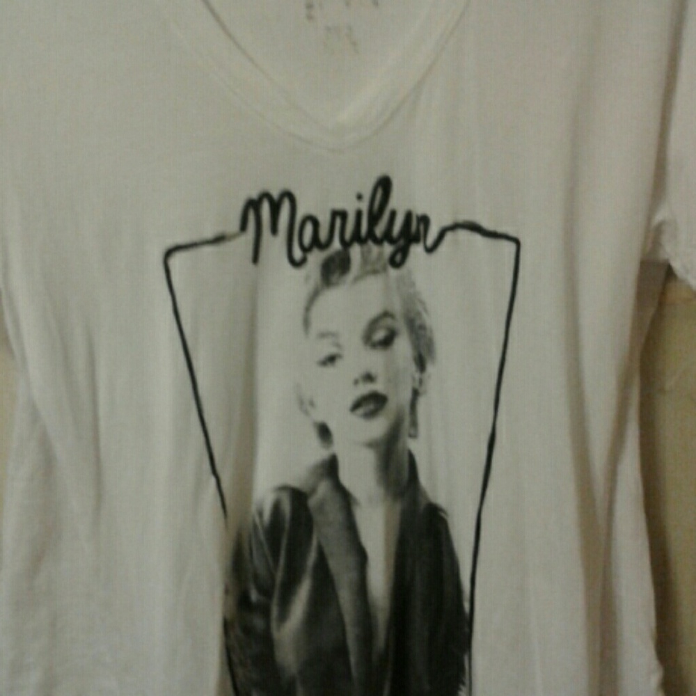 Marilyn Monroe t-shirt women medium 10$ for both