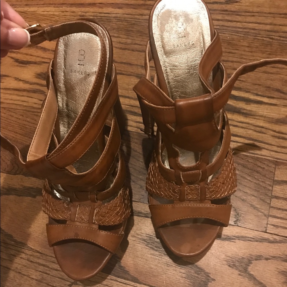 Bakers ankle strap wedges 7.5!