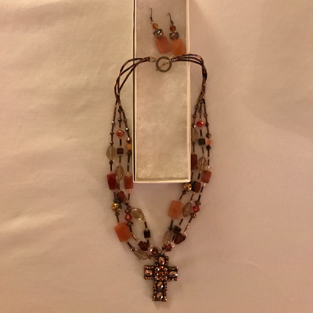 Beautiful necklace with matching earrings