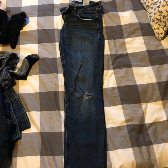 Hollister Jeans - Picture 2 of 3