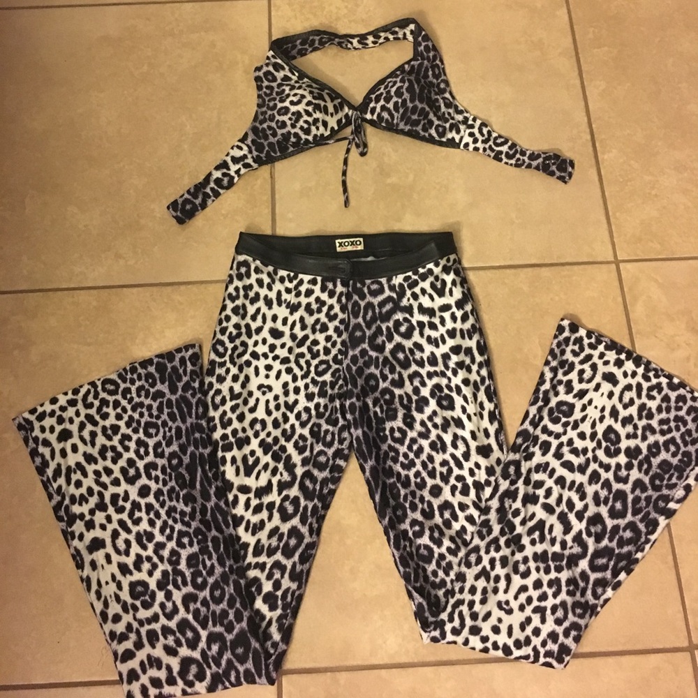 2 piece black and white leopard