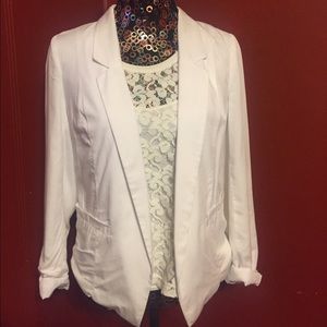 GUC White Blazer
