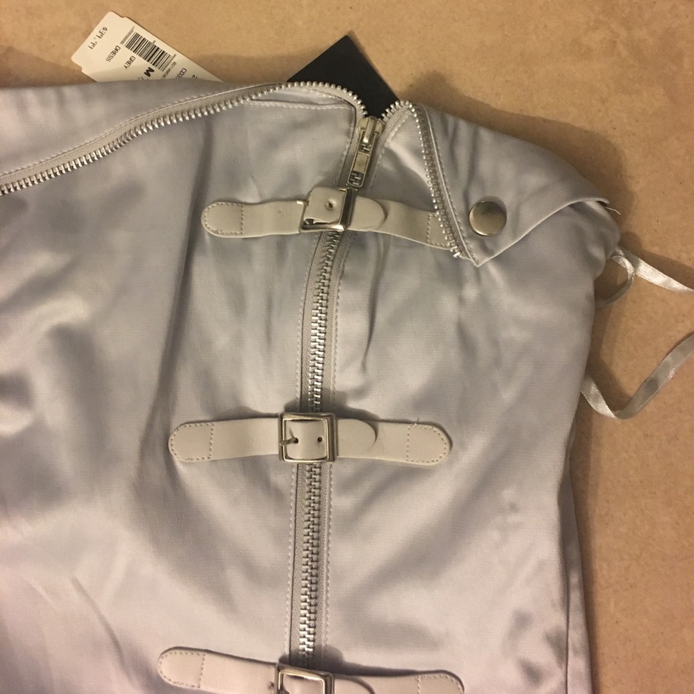Dress - Picture 2 of 4