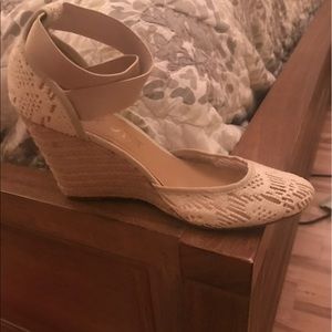 Summer wedges