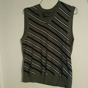NWOT men's Gray Old Navy Sweater Vest.  Size M.