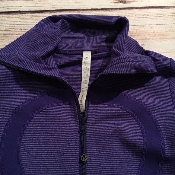 NWT lululemon luon purple jacket Sz: 4 - Picture 2 of 8