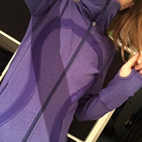 NWT lululemon luon purple jacket Sz: 4 - Picture 5 of 8