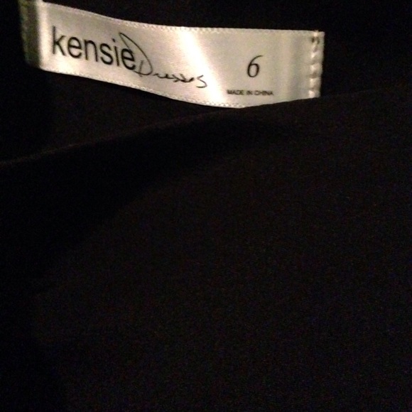 Fun 👗 - Picture 3 of 3