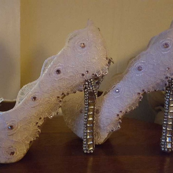 Platform Heels - Picture 1 of 8