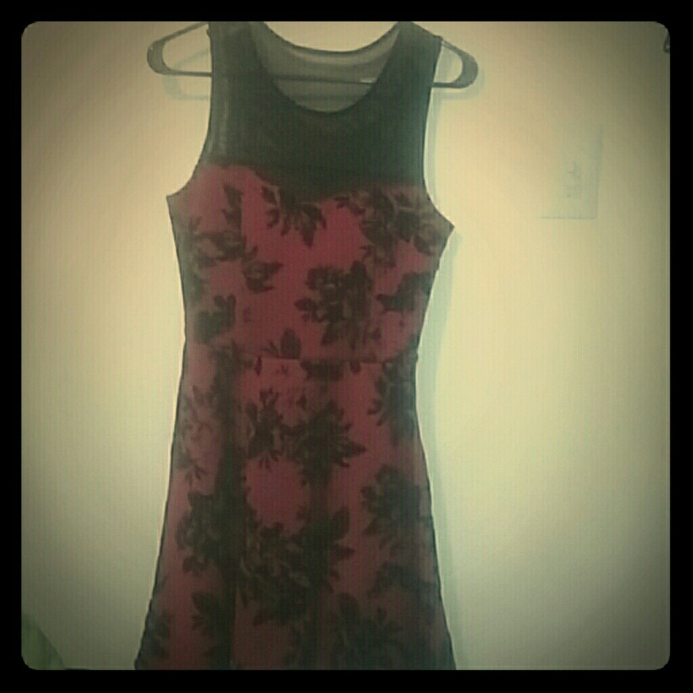 Trixxi Sweatheart Neck Line Mesh Illusion Dress Sm