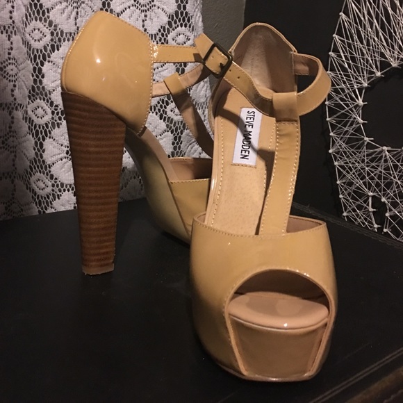 Steve Madden Shoes - Size 6 Steve Madden open toe platform heels