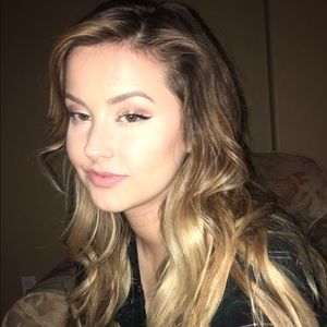 Meet your Posher, Ciara