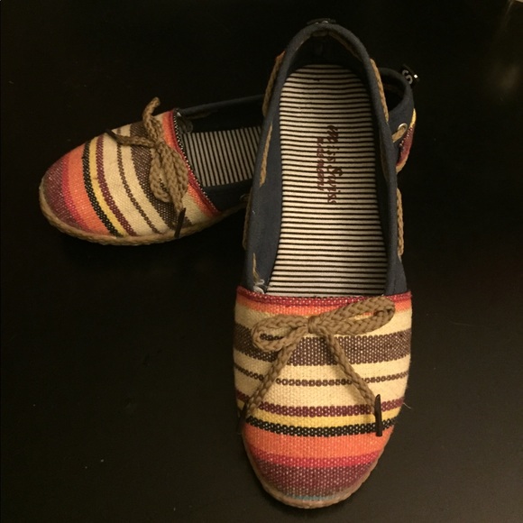 Shoes - Casual Flats