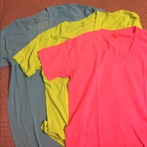 3 Neon v-neck tees SIZE M