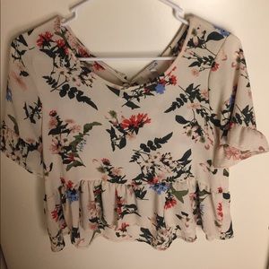 Cropped flowy top. size: small. brand: Mono B