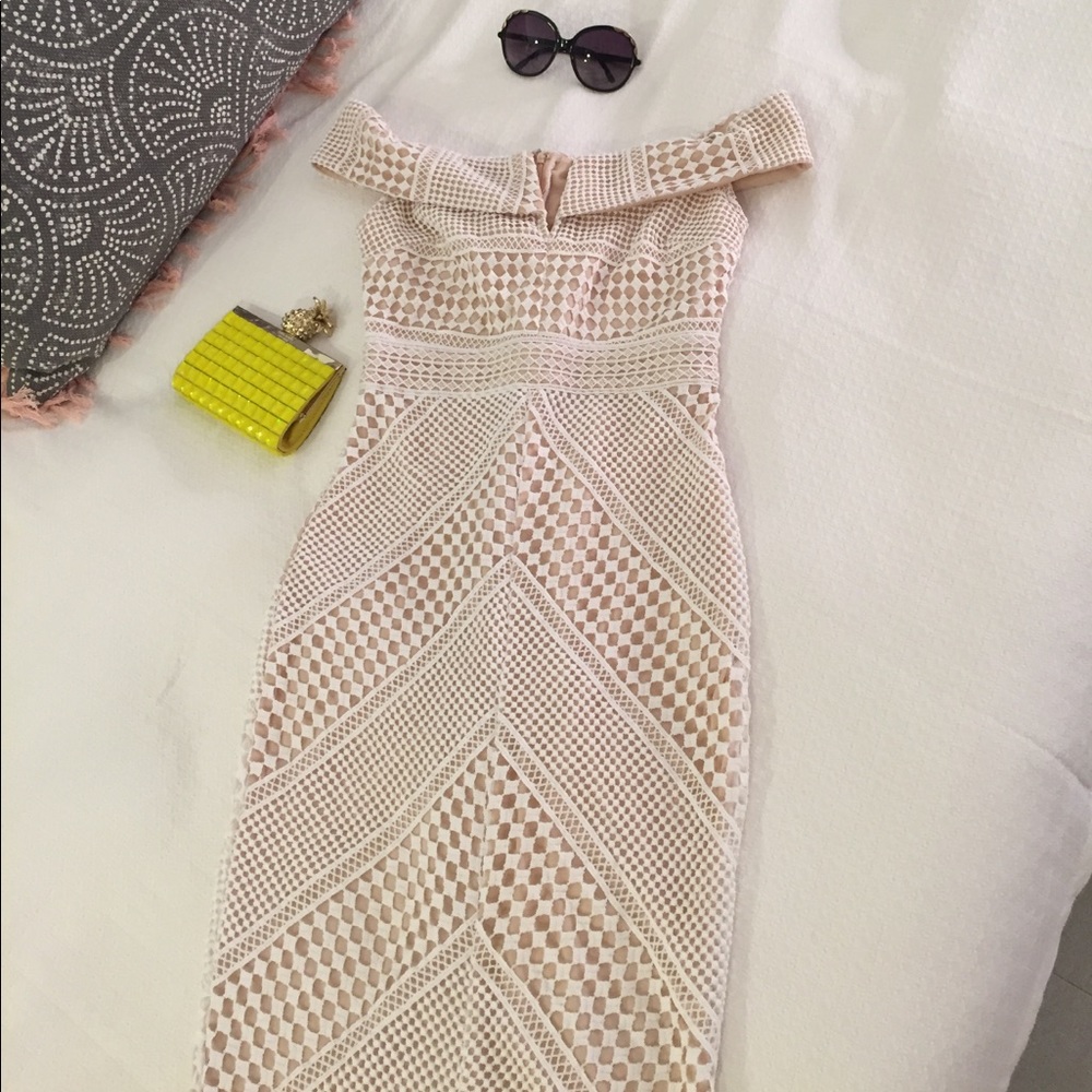 MissGuided Lace OTS Dress, new without tag Sz 6 US