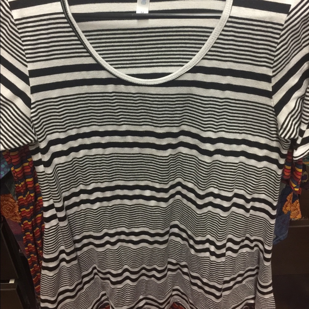 Medium black and white perfect t