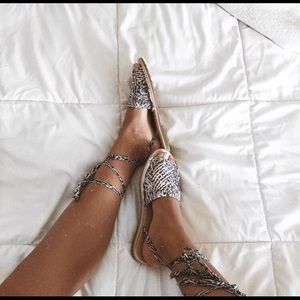 Tie up flats sandals espadrille style