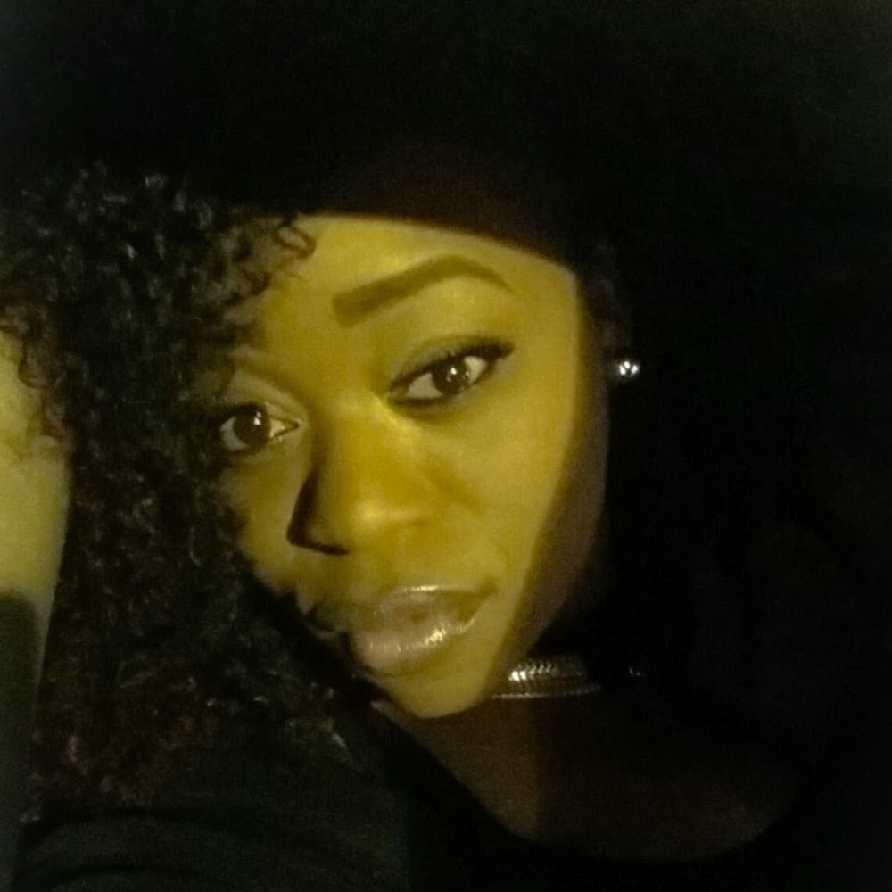 Meet your Posher, Charol